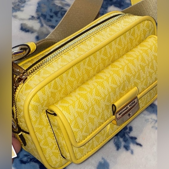 🎈Michael Kors Bradshaw Crossbody Camera Bag - Picture 4 of 10